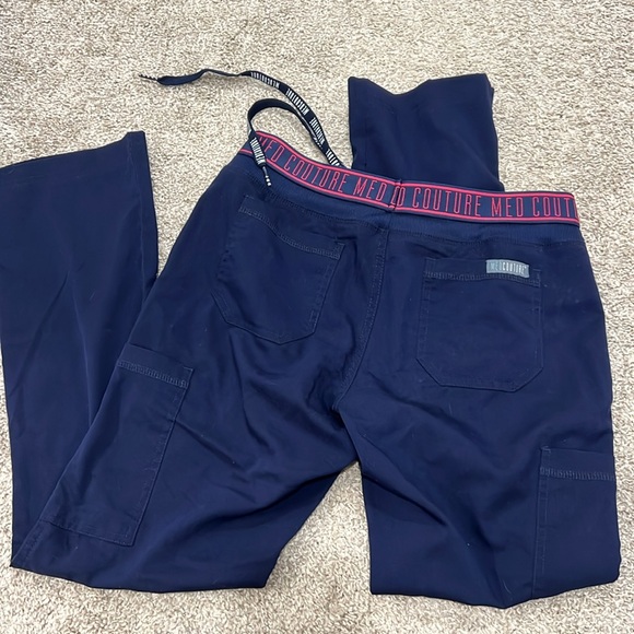 Med Couture Yoga Waist Cargo Scrub Pant - Picture 4 of 8